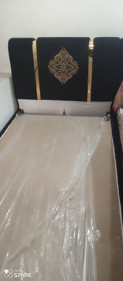 velvet stuff single Bed