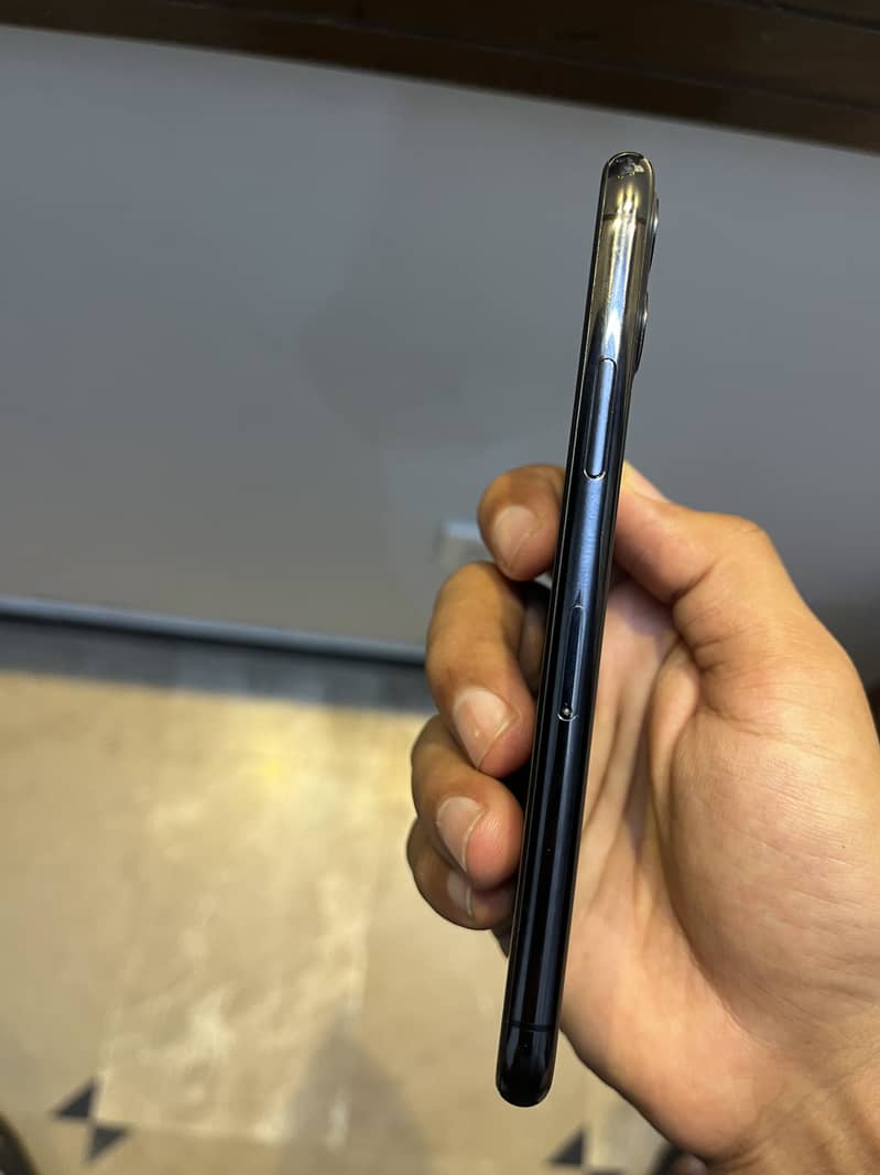 Apple iPhone 11 pro 3