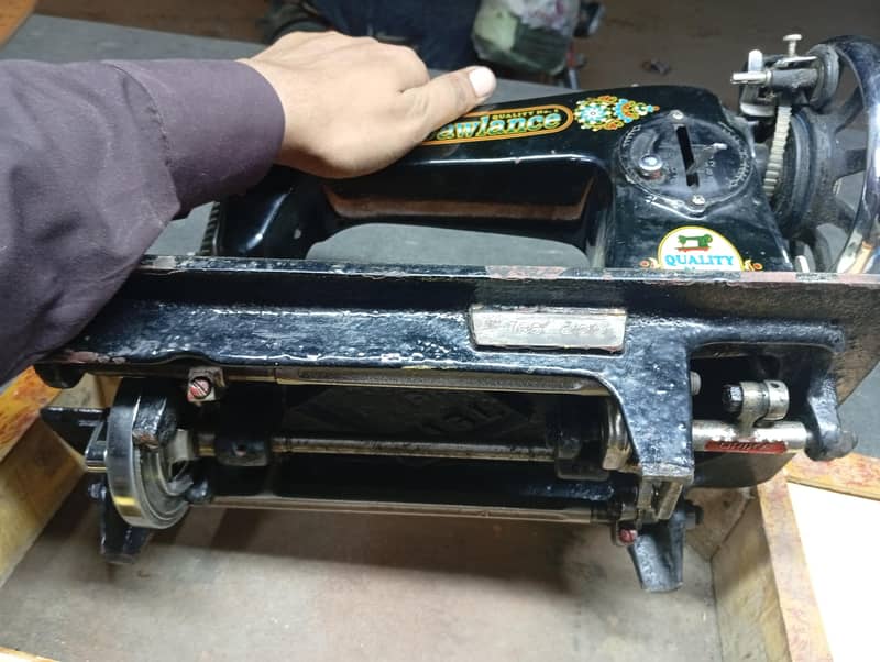 sewing machine 5