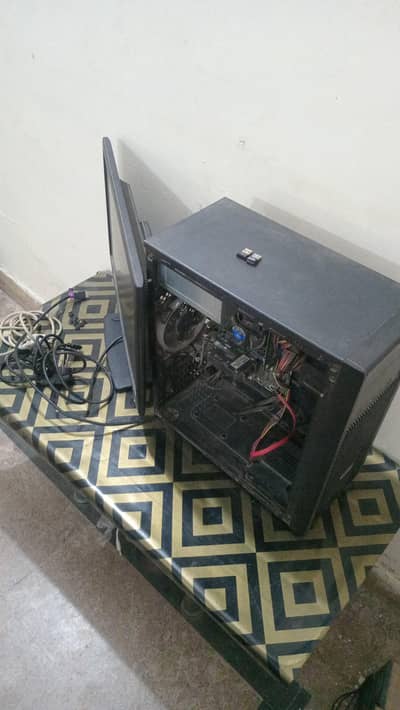 i5 2nd GEN GT 710 2GB 8 GB RAM 128 GB SSD