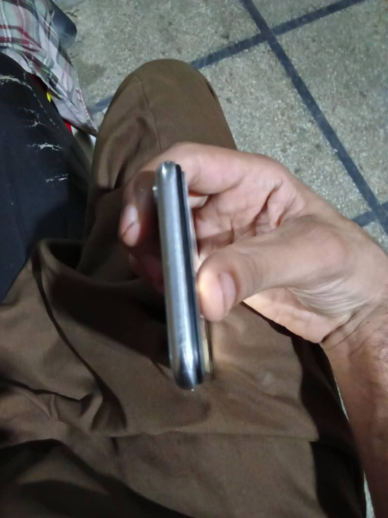Apple iPhone X 5