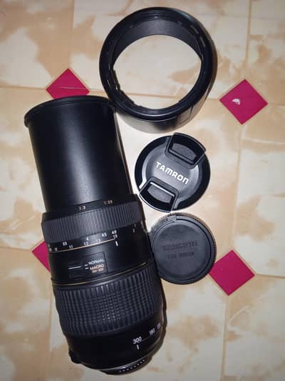 Tamron 70-300mm f/4-5.6 Macro Lens for Nikon | Hood + Caps
