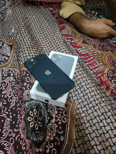 Apple iPhone 13