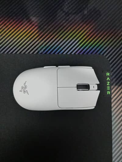 razer viper v3 pro and razer mouse pad