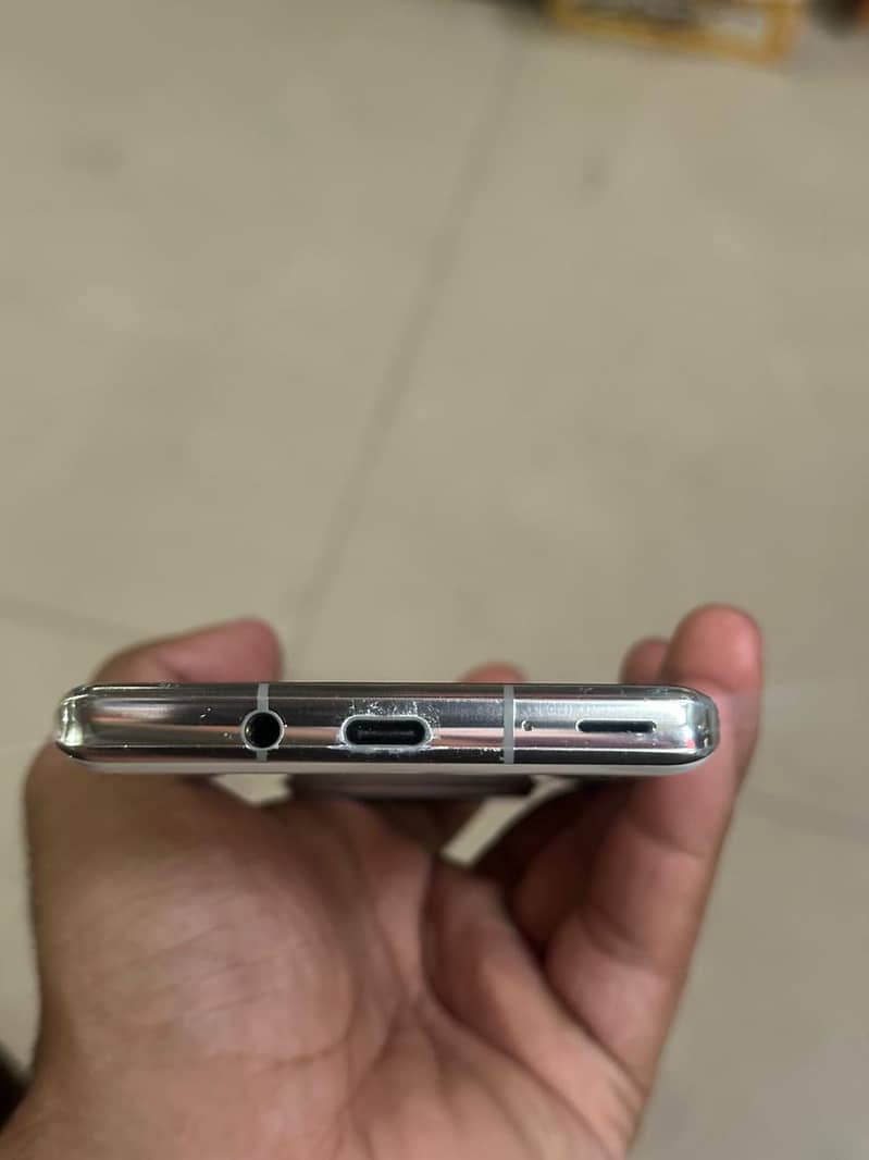 sharp aquos R6 0
