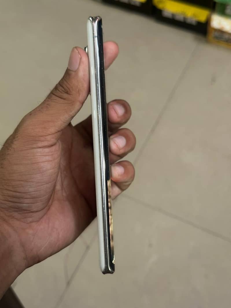 sharp aquos R6 1