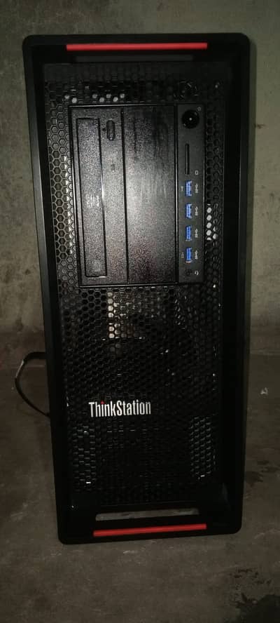 Lenovo P500 / E5 2650 v3 / 4GB Ram / 900GB SAS Hard