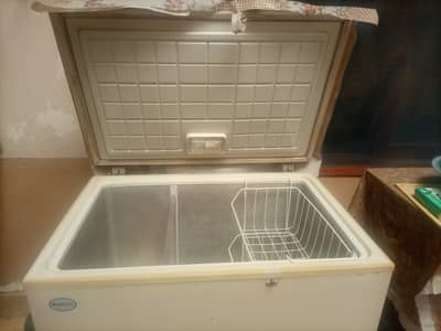 Waves W110 deep freezer running condition 10/10 best cooling. Check b