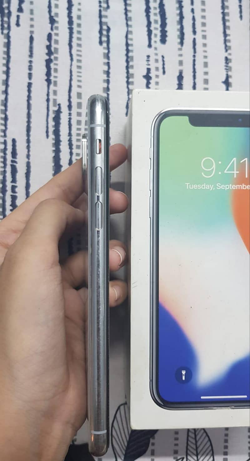 Apple iPhone X 3