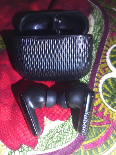 buttiful air buds awesome sound price 2000only