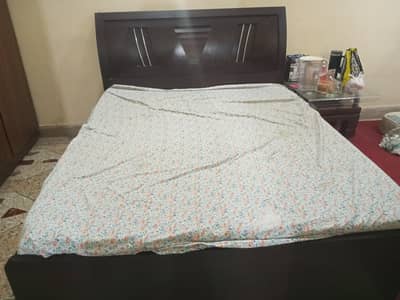 QUEEN BED FOR SALE!!