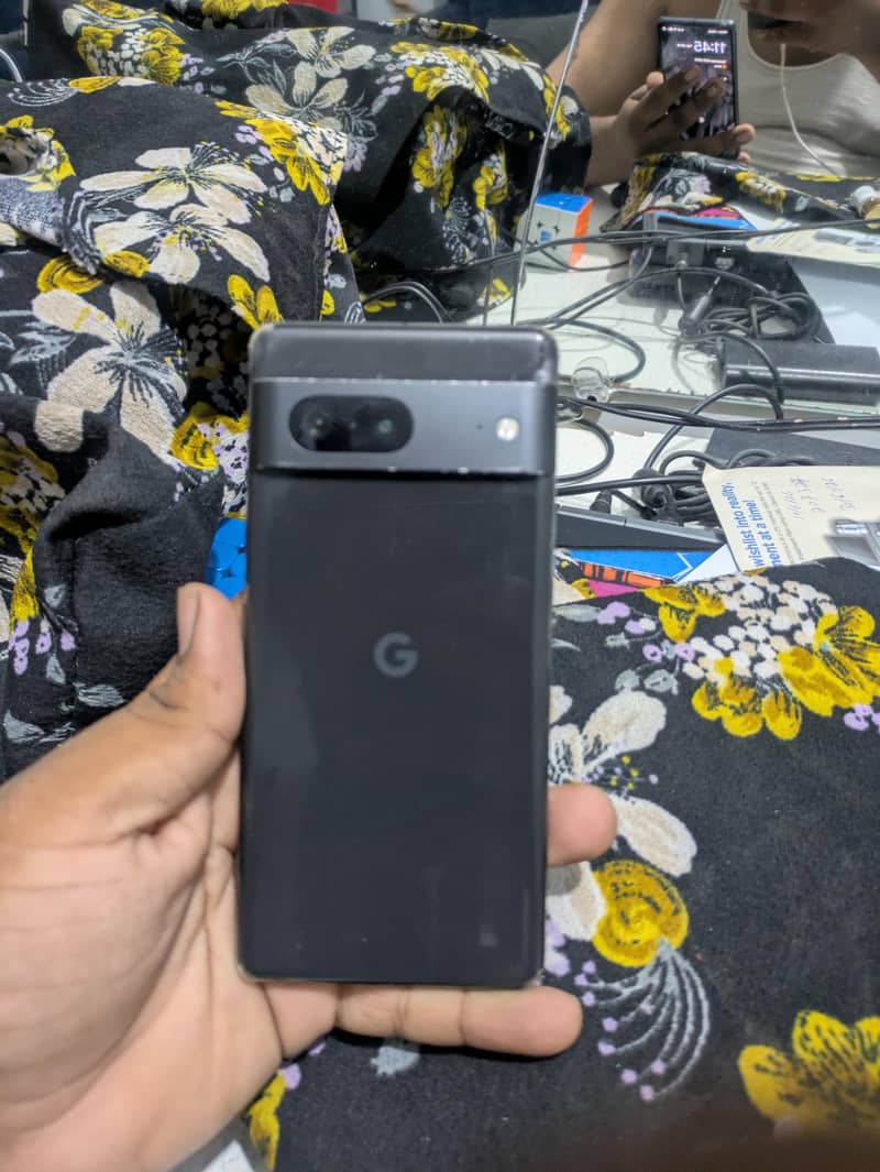 Google Pixel 7 4
