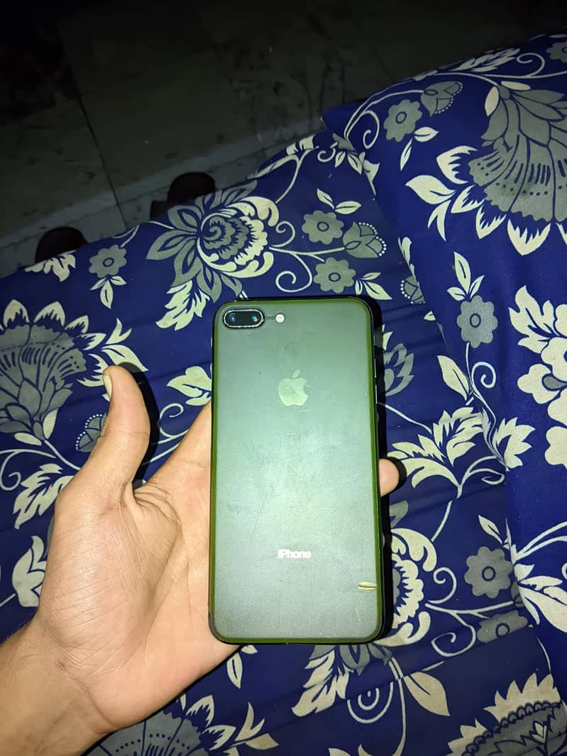 Apple iPhone 8 Plus 1