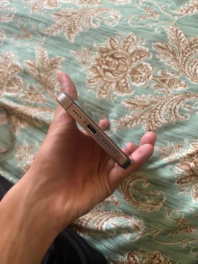 Apple iPhone 16 Pro Max jv LLA 10/10 condition . 94% health
