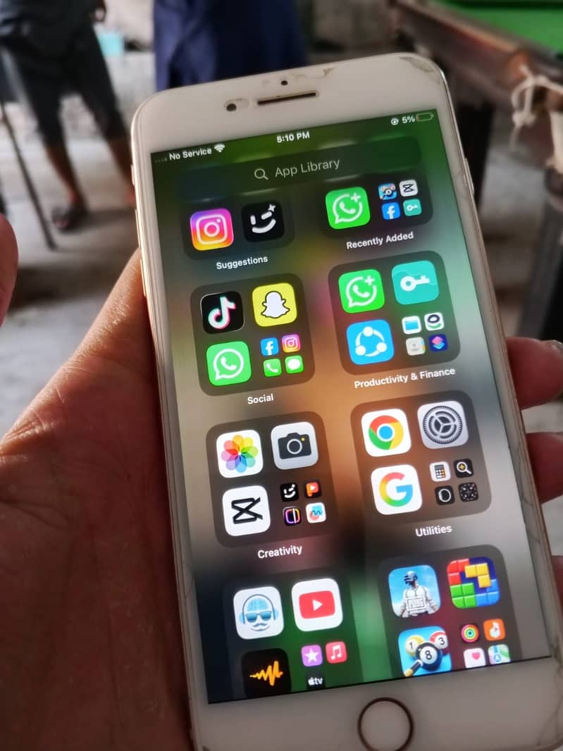 Apple iPhone 8 Plus 4