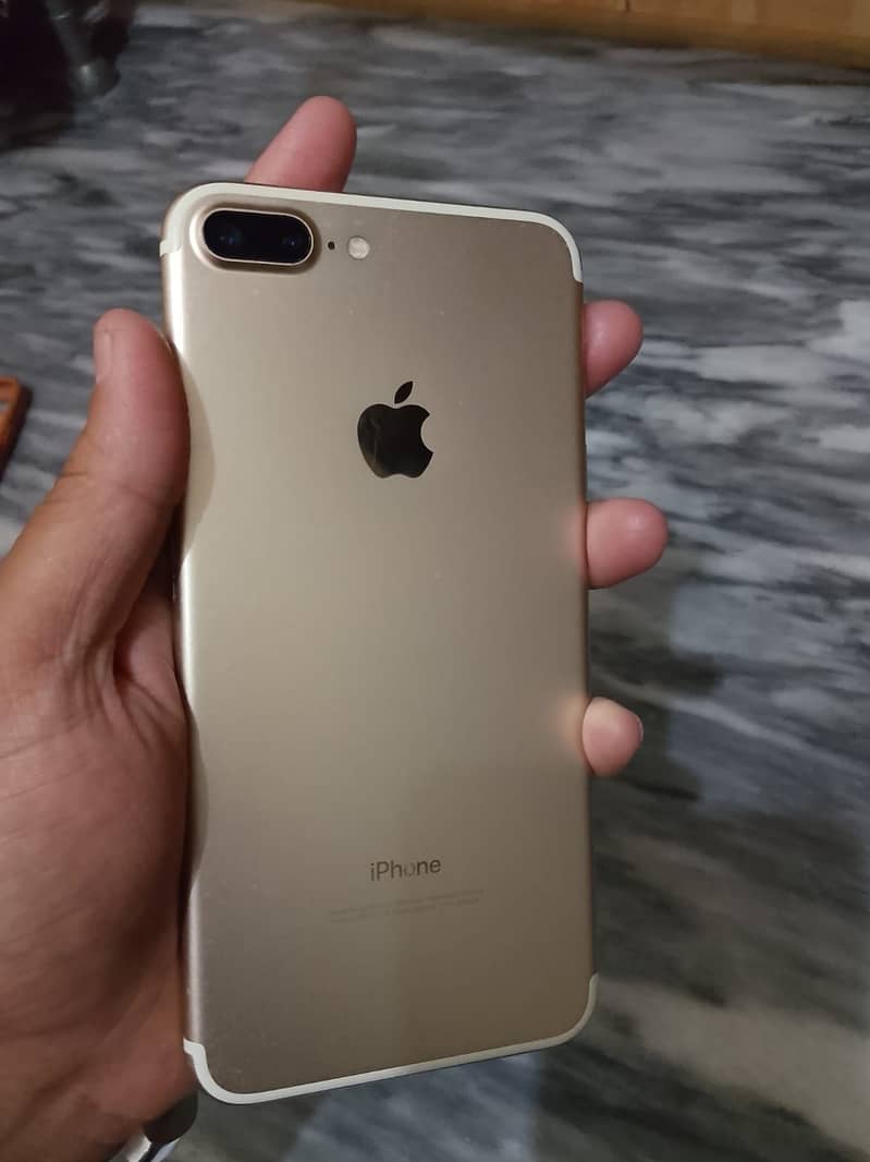 Apple iPhone 7 Plus 1
