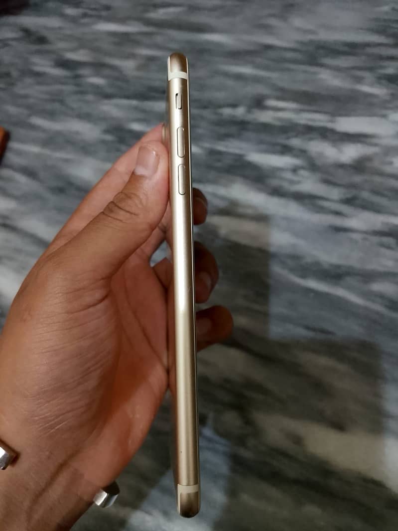 Apple iPhone 7 Plus 4