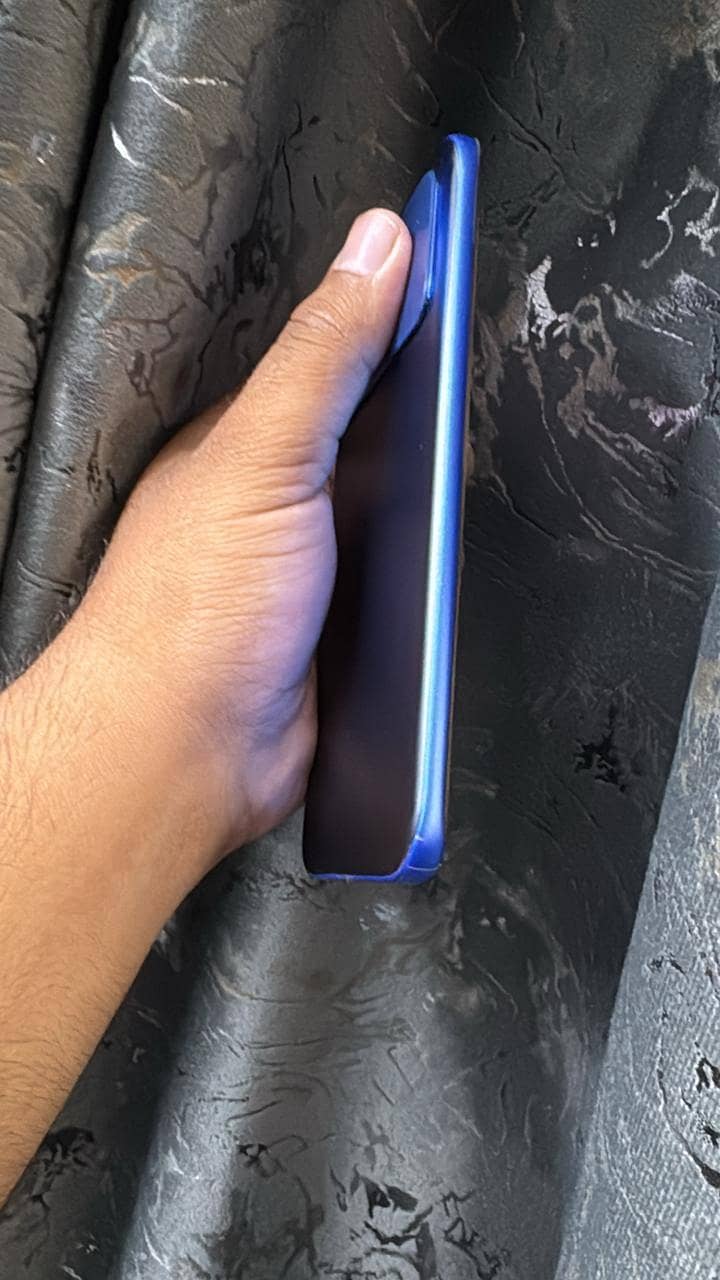 Infinix Note Edge 5g 4
