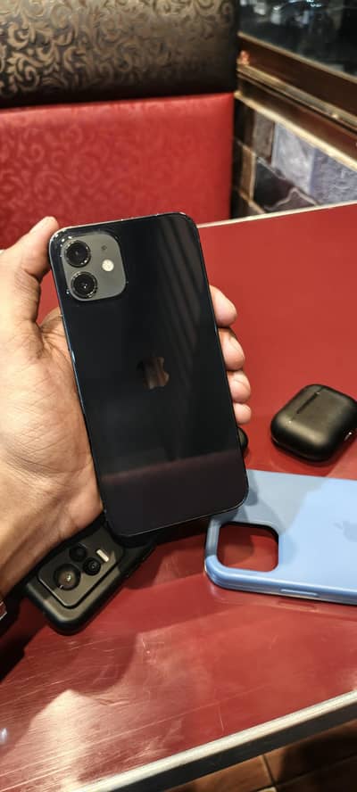 Apple iPhone 12