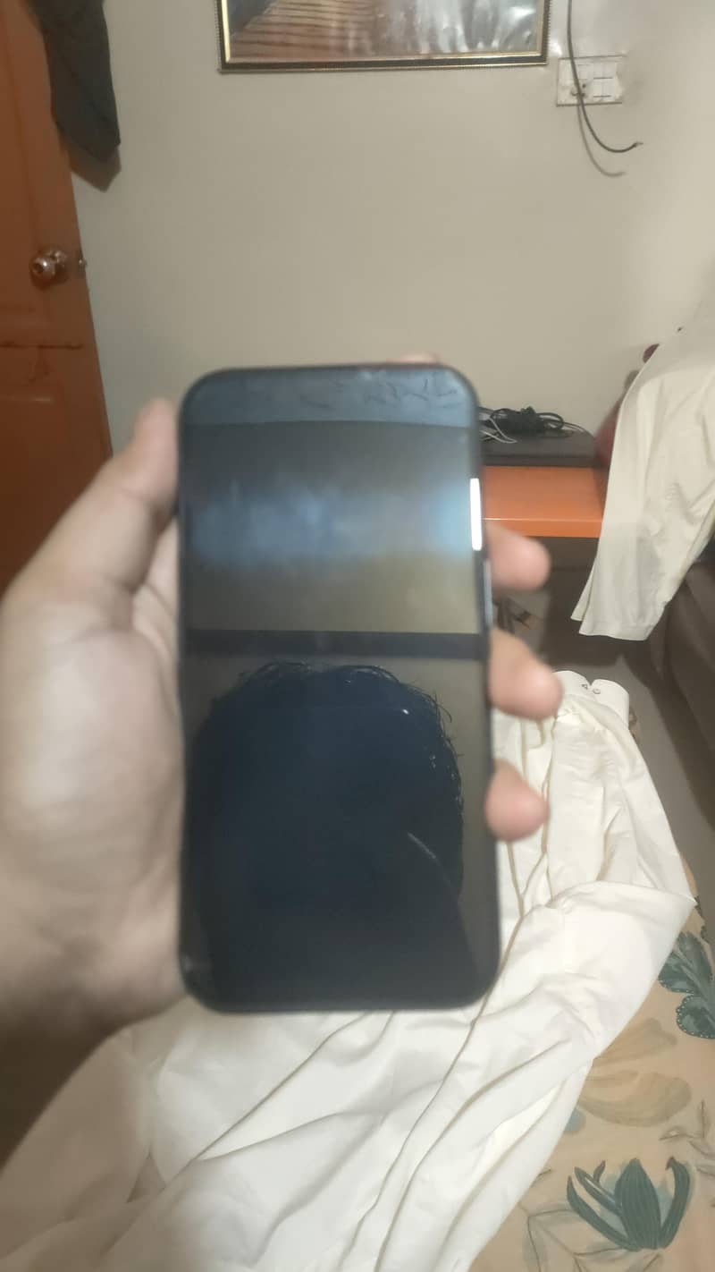 Apple iPhone 16 1