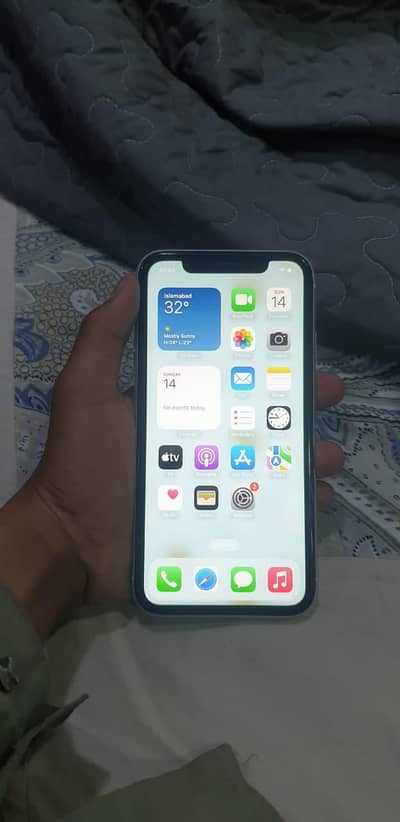 iPhone xr 64gb nan pta e sim wirking waterproof