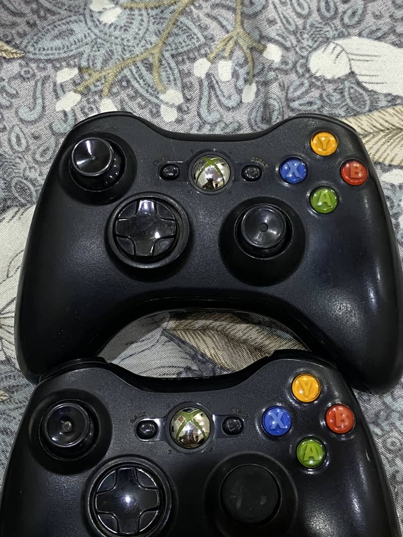 Xbox 360 controllers 0