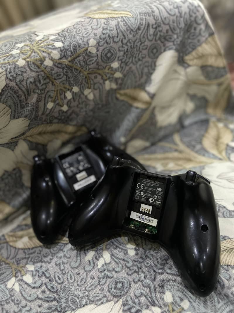 Xbox 360 controllers 2