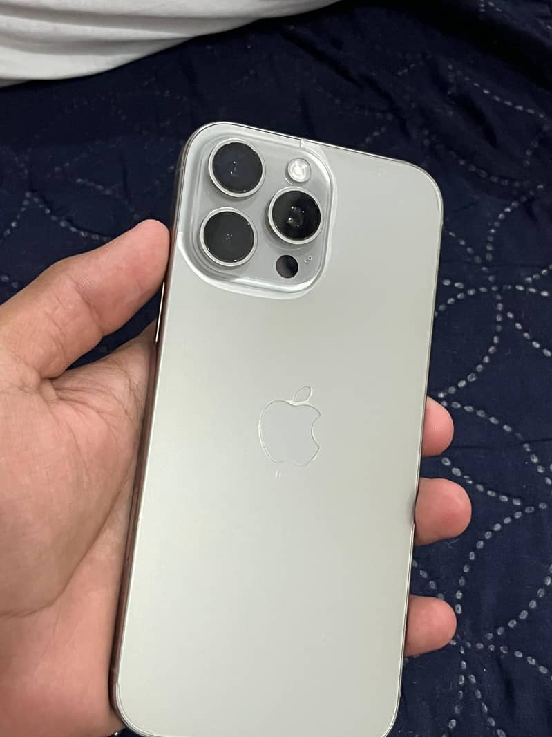 iPhone 16 pro max 0