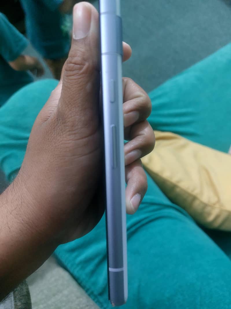 Google Pixel 7a 2