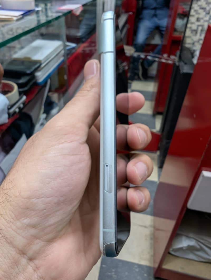 Google Pixel 8 2