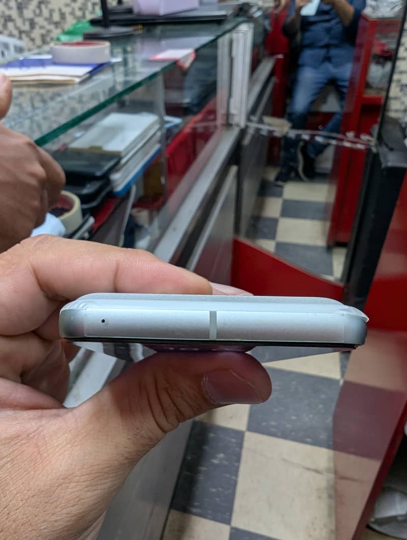 Google Pixel 8 3