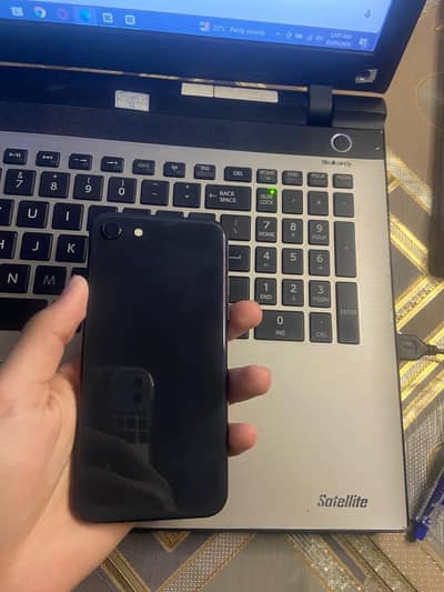 Apple iPhone SE