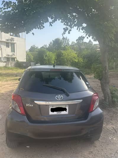 Toyota Vitz 2011