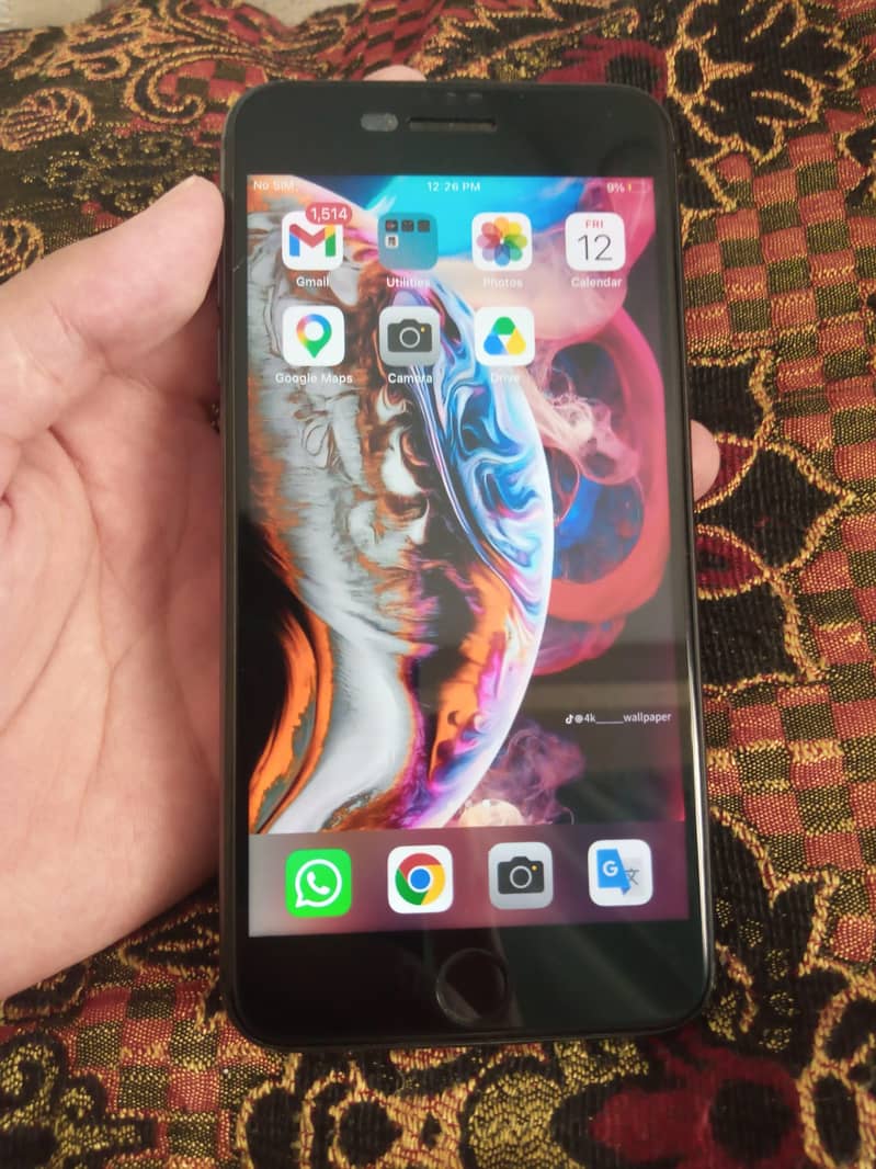 Apple iPhone 8 Plus 0
