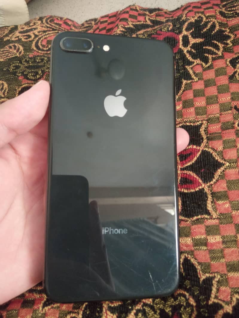 Apple iPhone 8 Plus 2