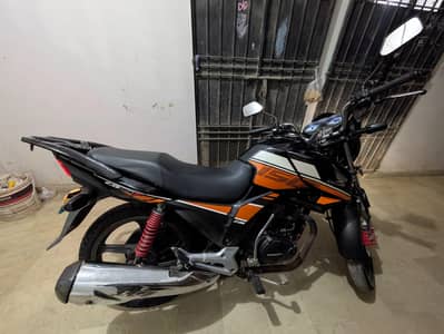 CB150F Black - 1st Onwer Direct transfer from Company