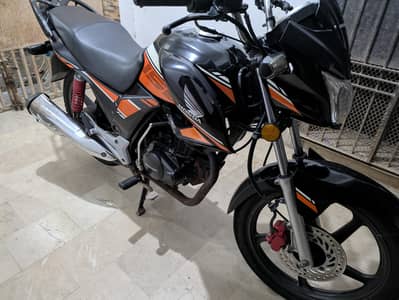CB150F Black - 1st Onwer Direct transfer from Company