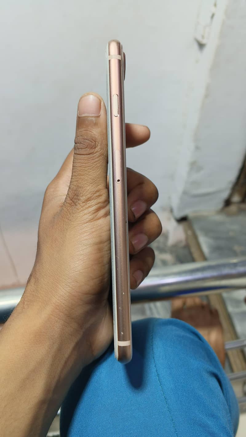 Apple iPhone 8 Plus 1