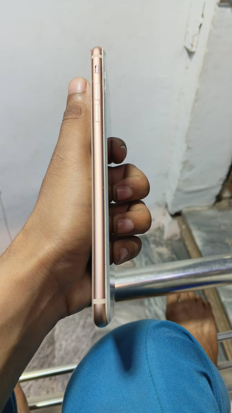 Apple iPhone 8 Plus 2