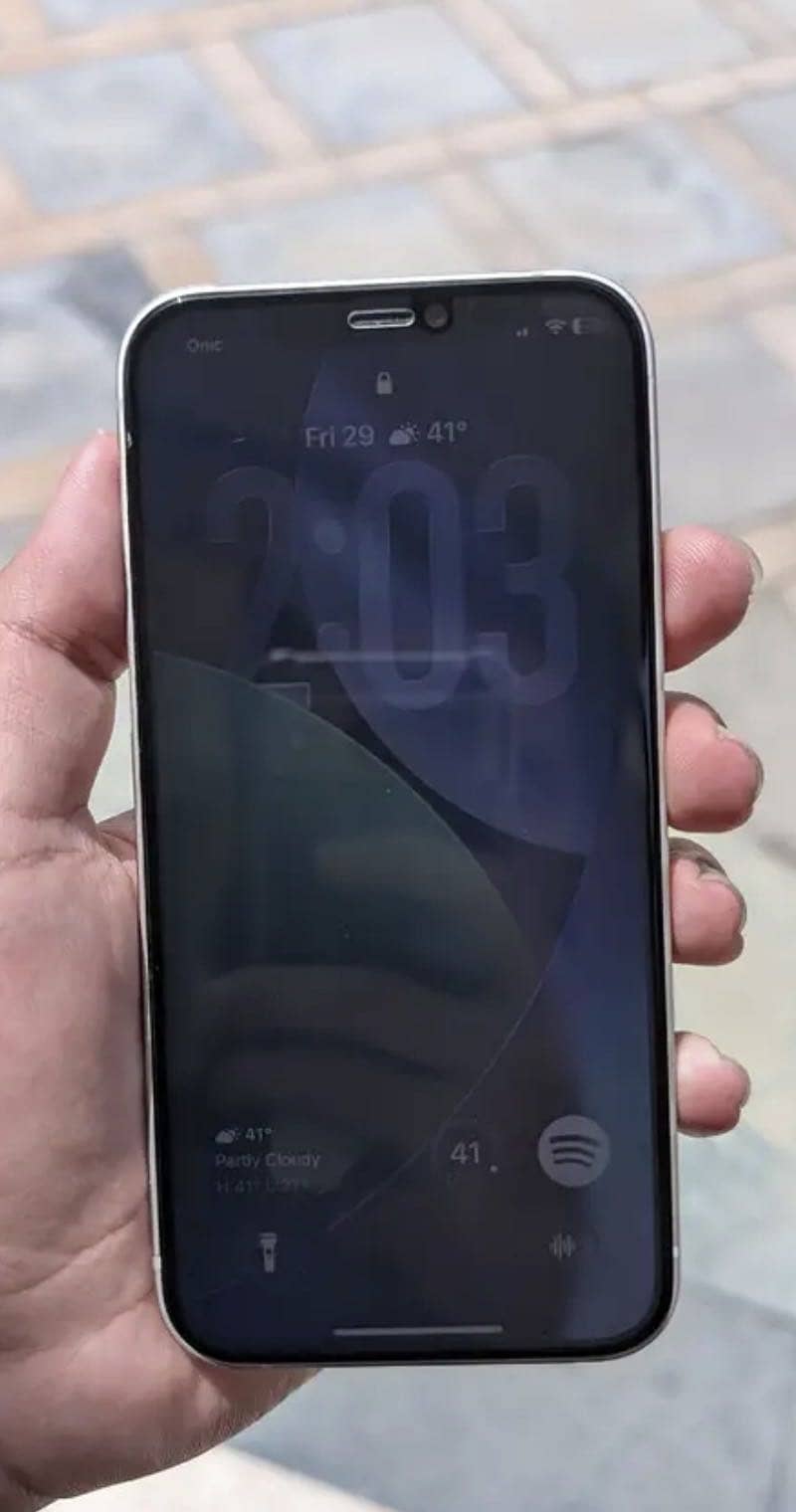 Apple iPhone 12 3