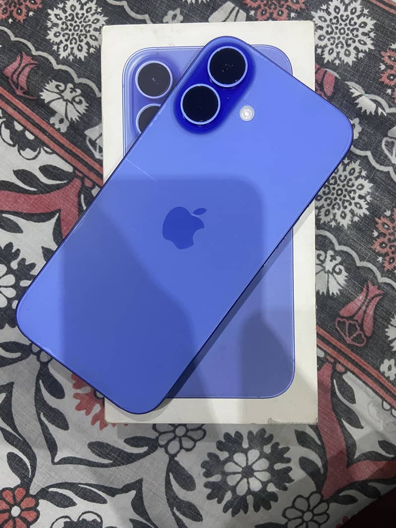 Apple iPhone 16 0