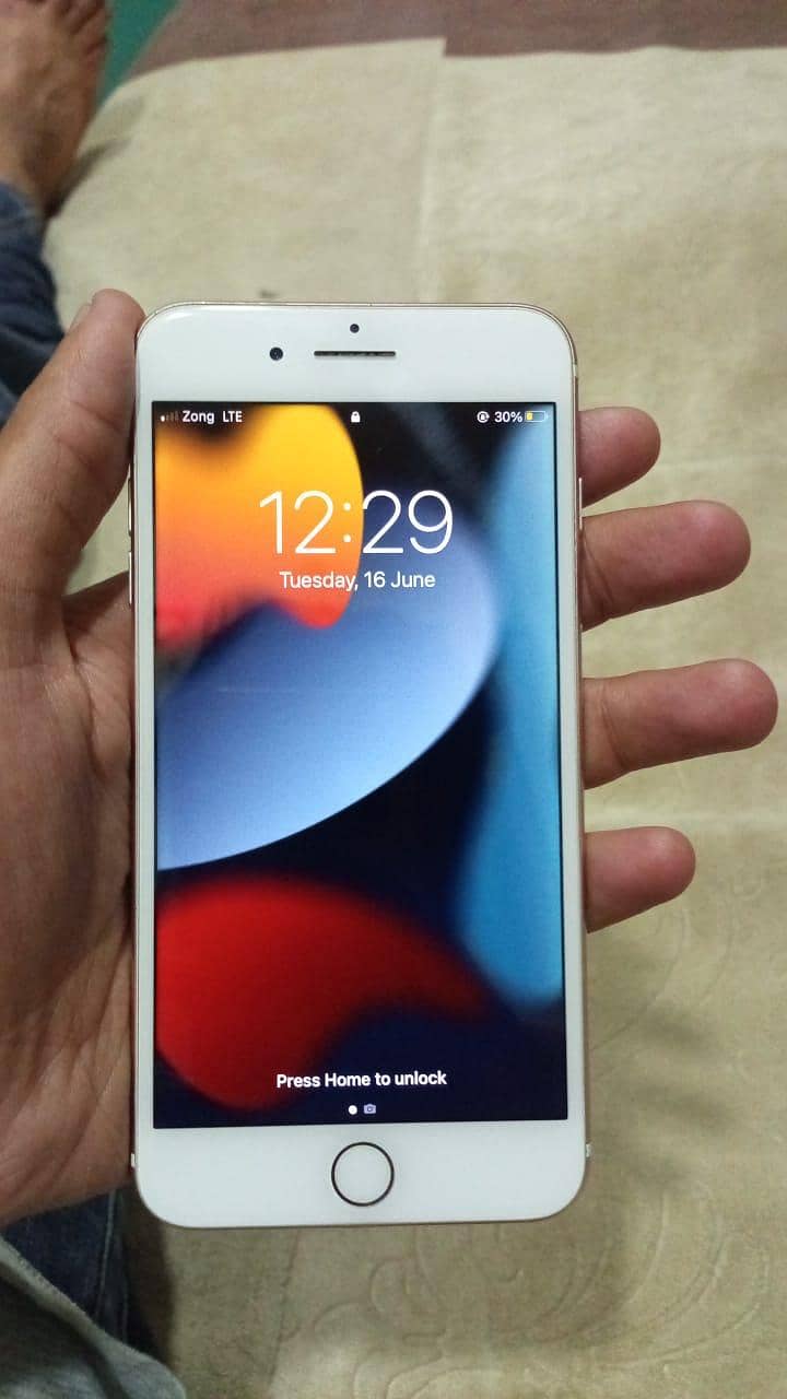 Apple iPhone 7 Plus 1
