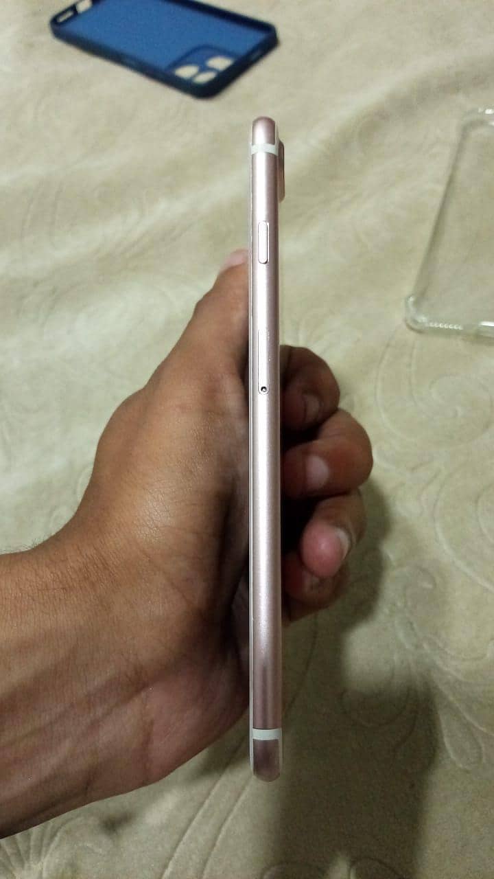 Apple iPhone 7 Plus 3