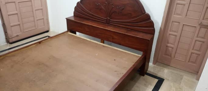 double bed with matress with sidetable