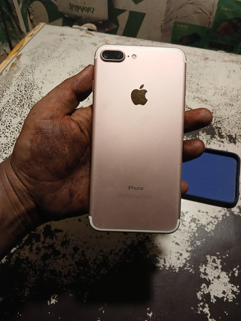 Apple iPhone 7 Plus 2