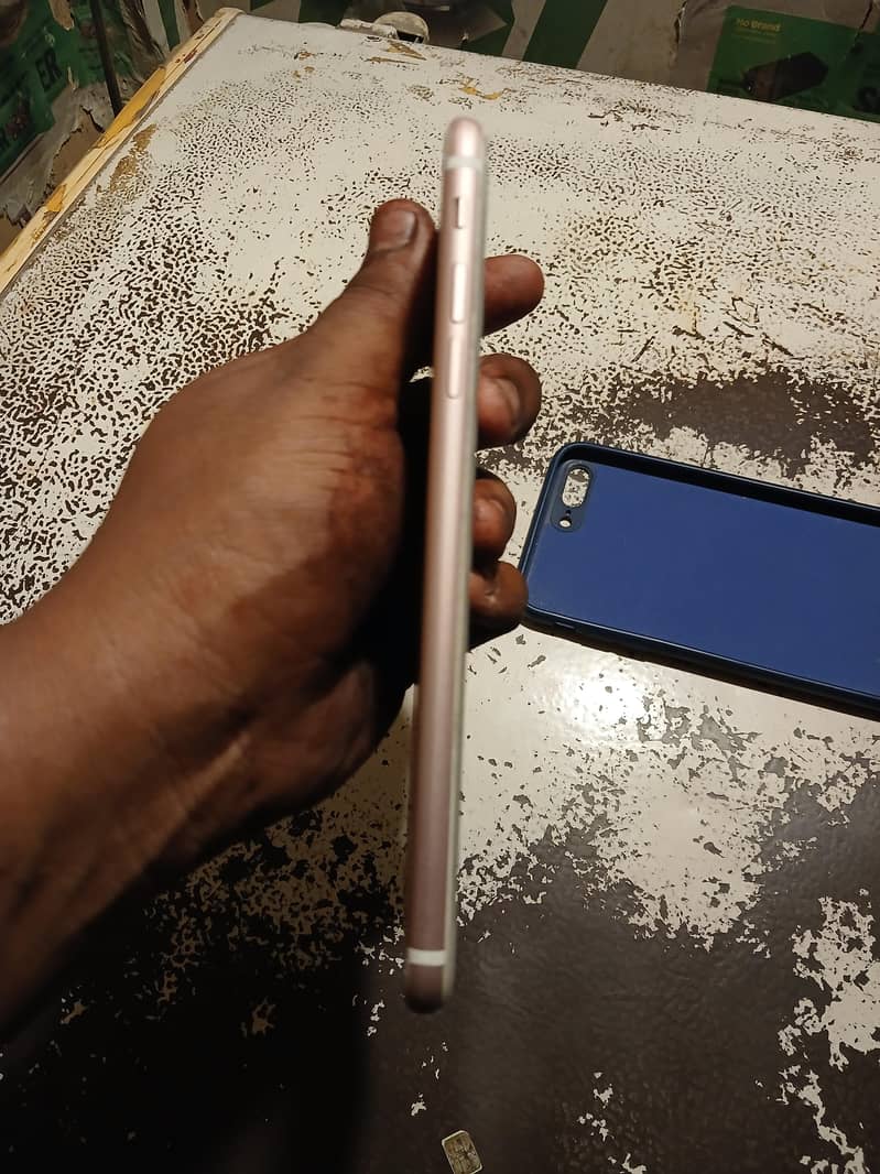 Apple iPhone 7 Plus 3