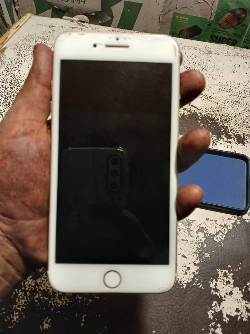 Apple iPhone 7 Plus 4