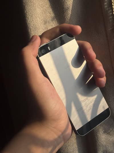 Apple iPhone 5 best condition 16 gb