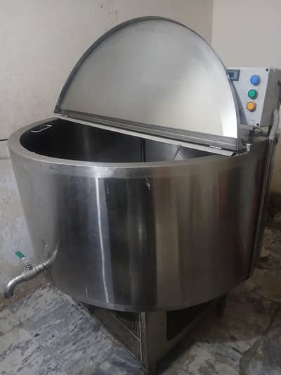 500 liter milk chiller compressor 1.85 tan use only 8month
