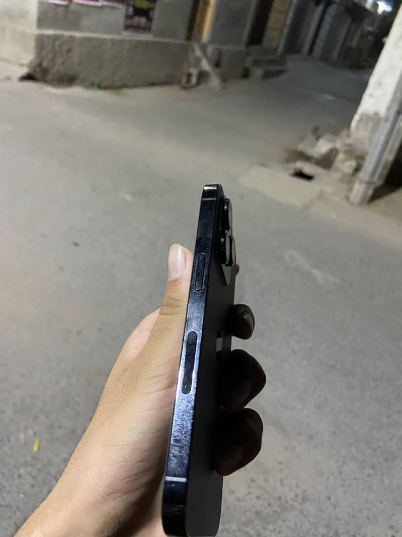 Apple iPhone 14 Pro 1